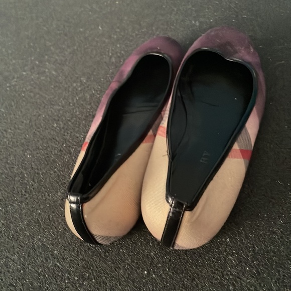 Burberry original print with violet top slip on sandals. - Picture 4 of 4